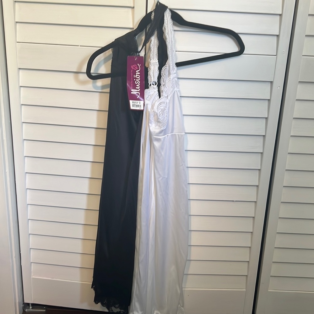 Lady’s slip’s new with tags